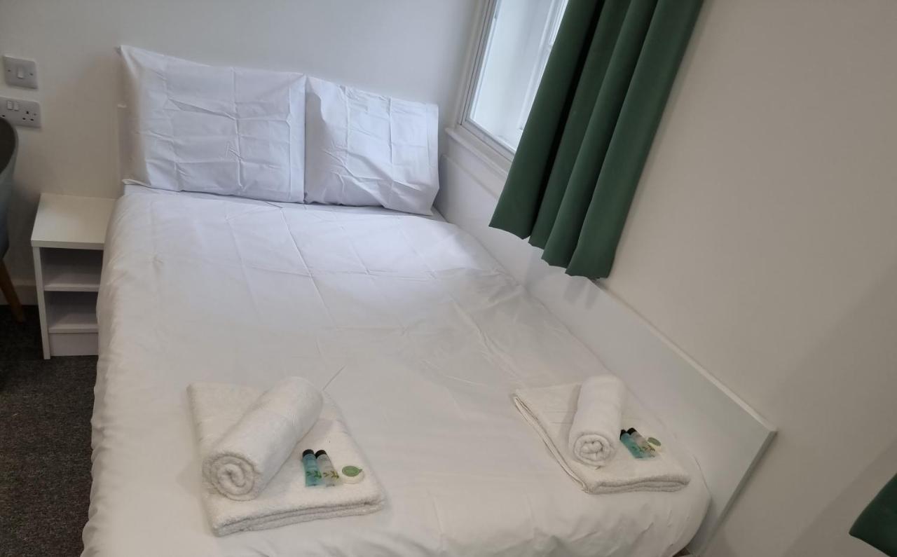 Charming For Students Only, - Sk Apartment *